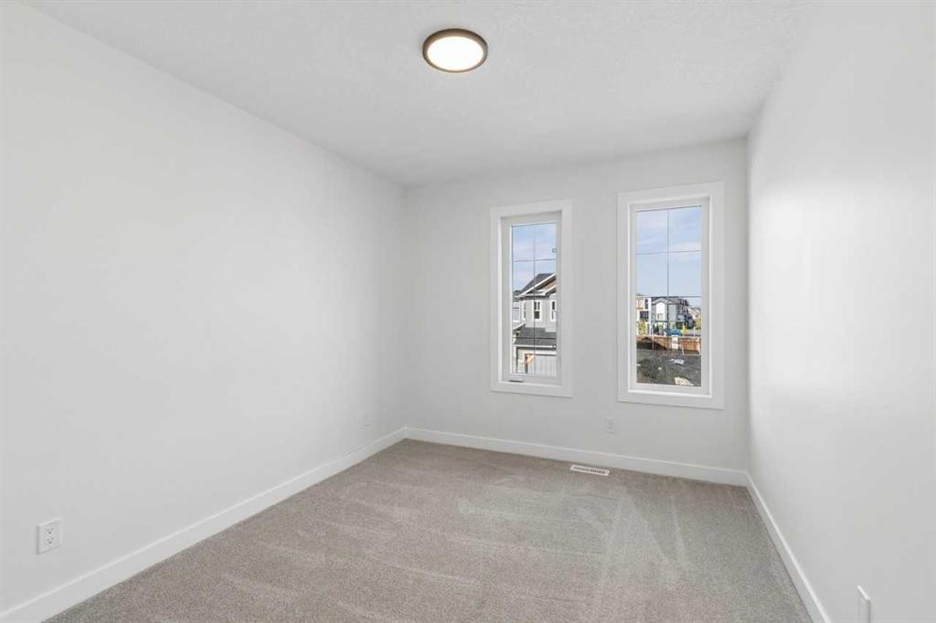 463 Buffaloberry Manor Se, Calgary, AB