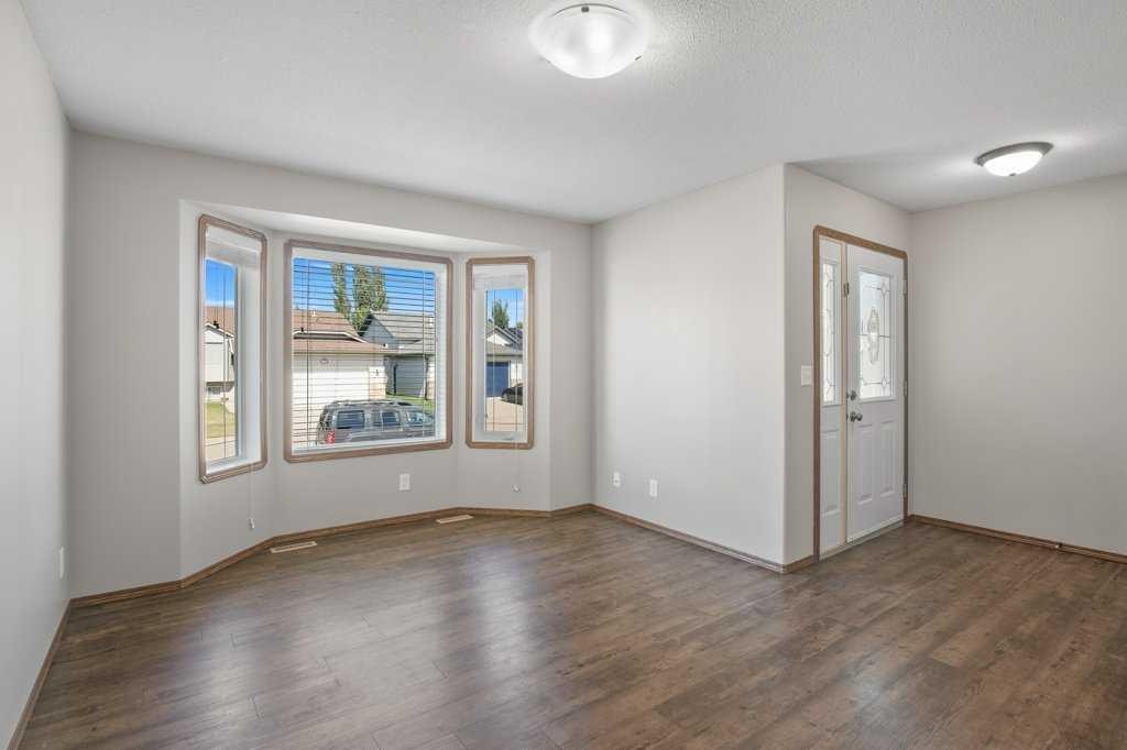 127 Lyons Close, Red Deer, AB