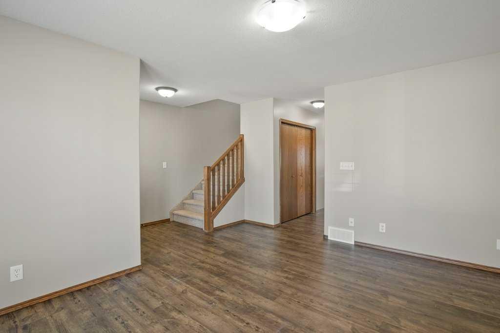127 Lyons Close, Red Deer, AB