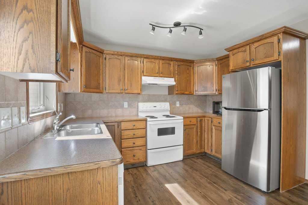 127 Lyons Close, Red Deer, AB