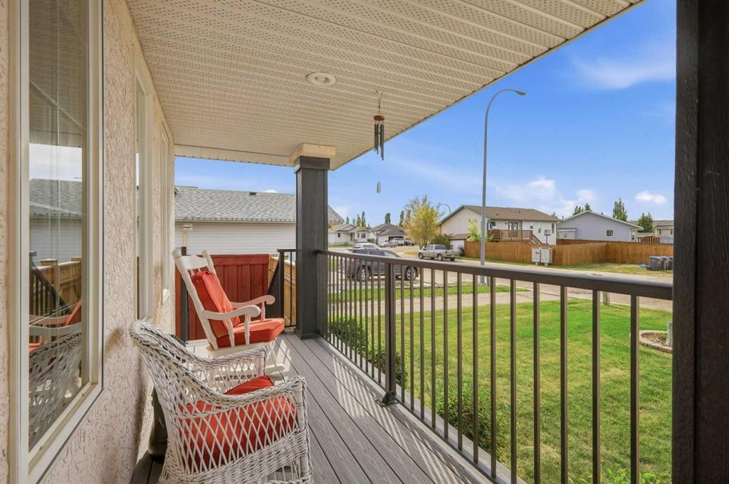 35 Heenan Crescent, Sylvan Lake, AB