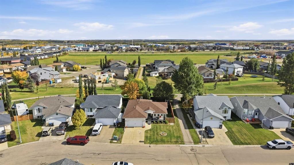 35 Heenan Crescent, Sylvan Lake, AB