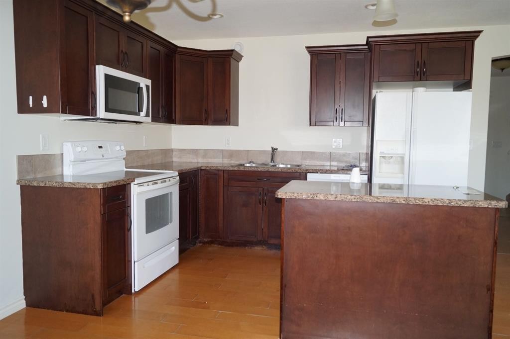 2-5511 54 Street, Ponoka, AB