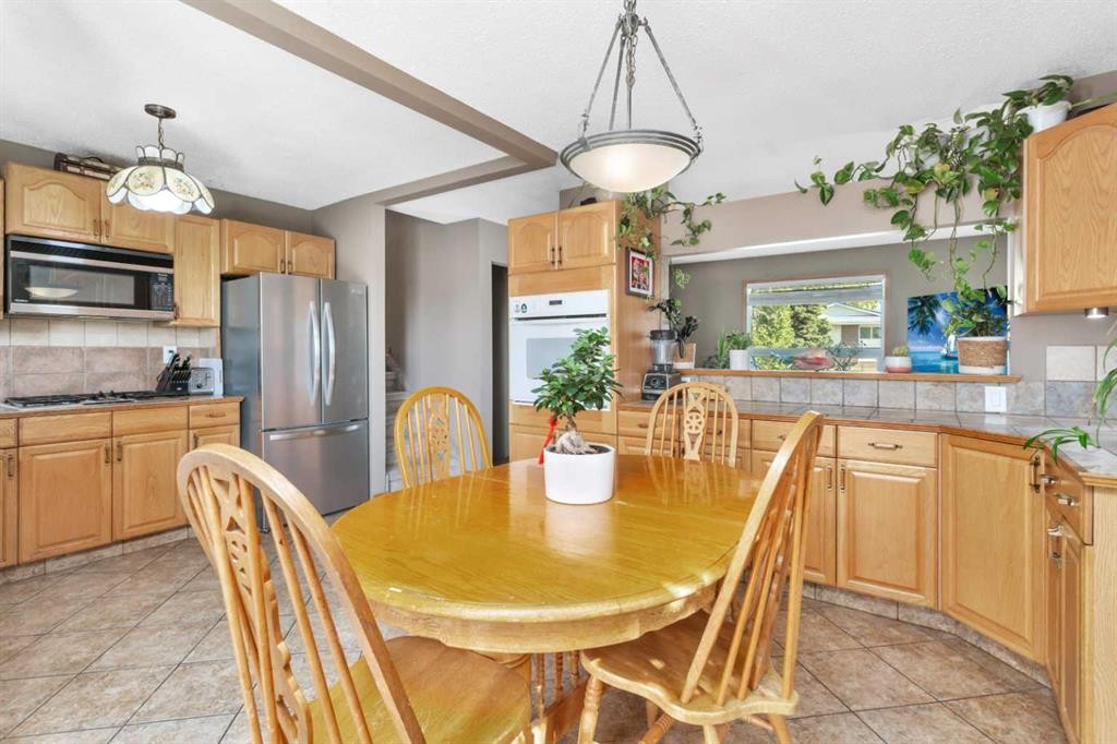 54 Lakeview Crescent, Sylvan Lake, AB