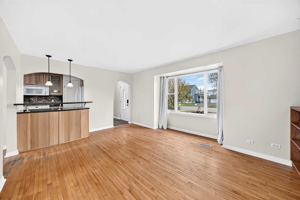 315 Spruce Street, Springbrook, AB