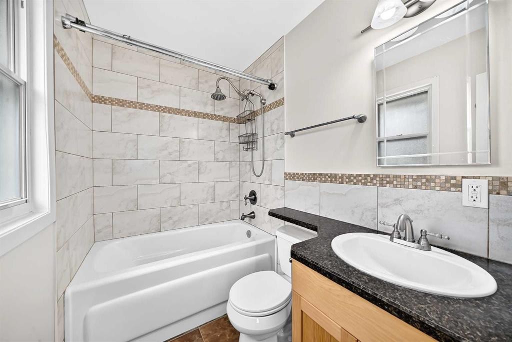 315 Spruce Street, Springbrook, AB