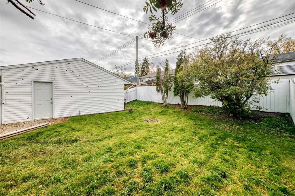 315 Spruce Street, Springbrook, AB