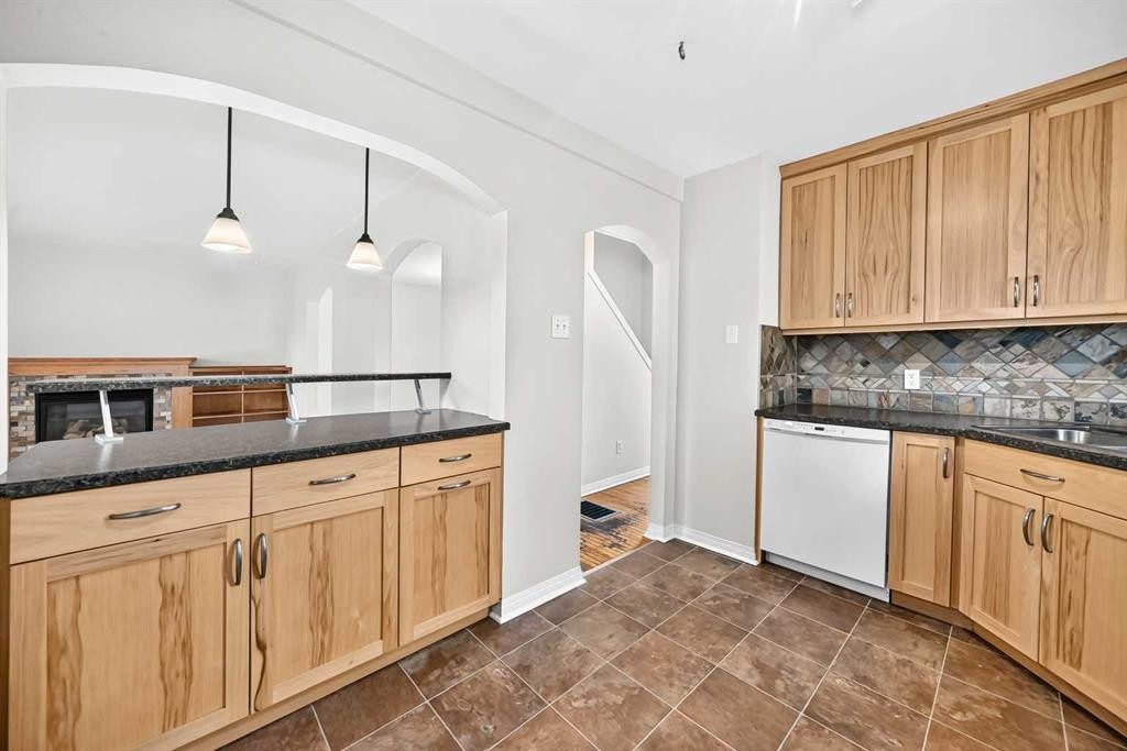 315 Spruce Street, Springbrook, AB
