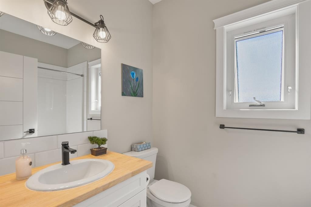 6913 59 Avenue, Red Deer, AB