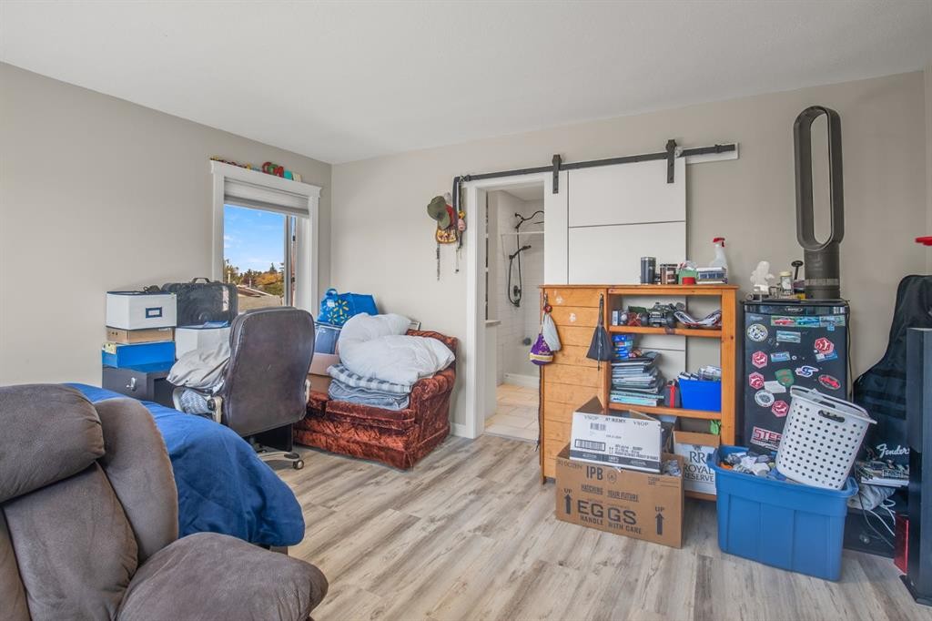 6913 59 Avenue, Red Deer, AB