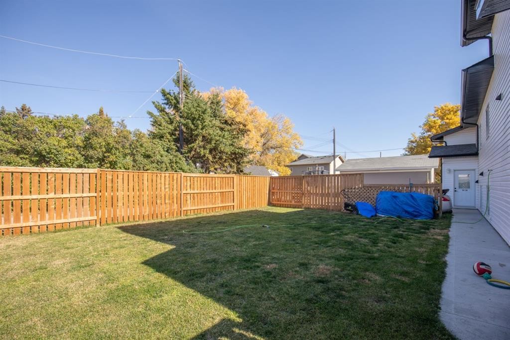 6913 59 Avenue, Red Deer, AB