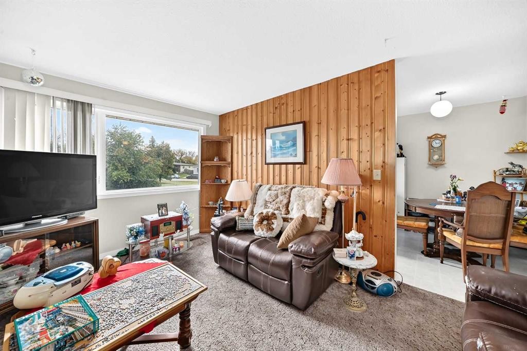 4209 54 Avenue, Innisfail, AB