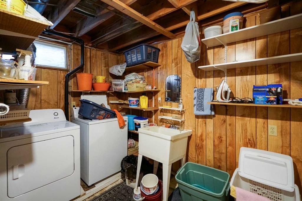 5323 55 Avenue, Viking, AB