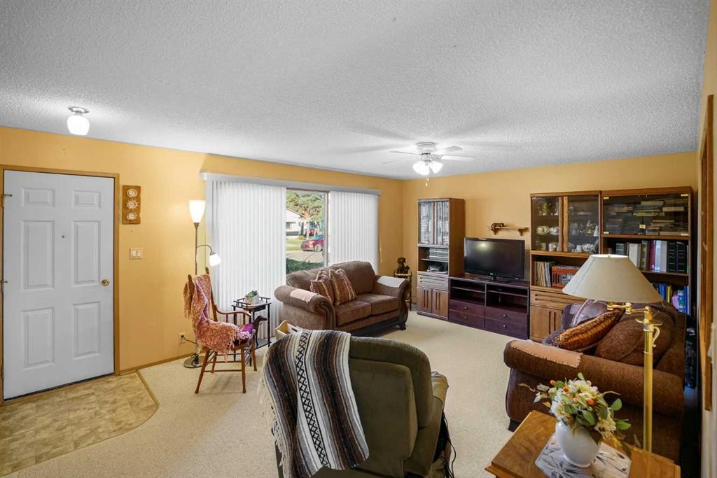 5323 55 Avenue, Viking, AB
