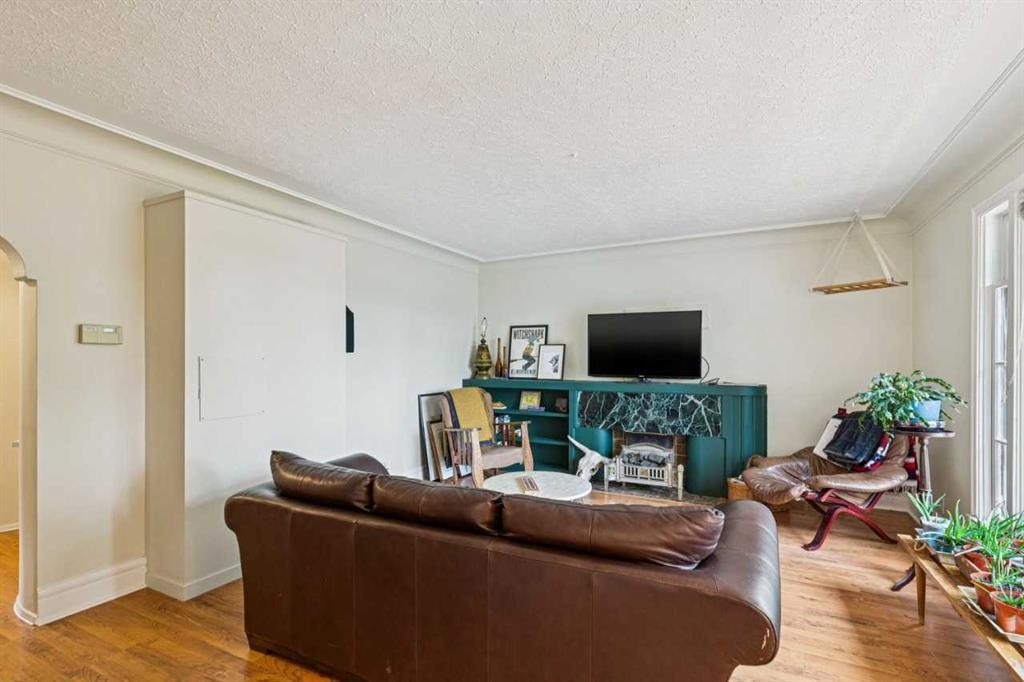 2128 17 Avenue Sw, Calgary, AB