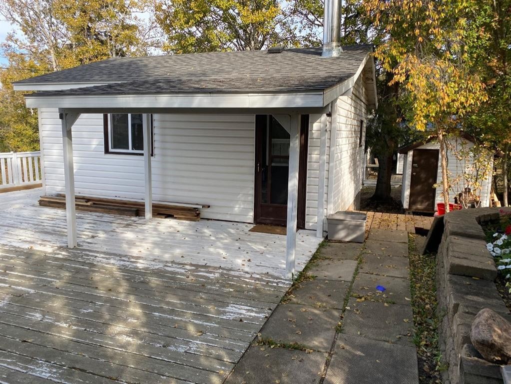 313 Minnewaukan Road, Tillicum Beach, AB