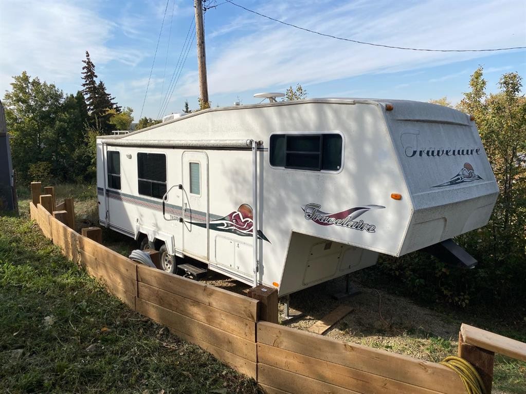 313 Minnewaukan Road, Tillicum Beach, AB