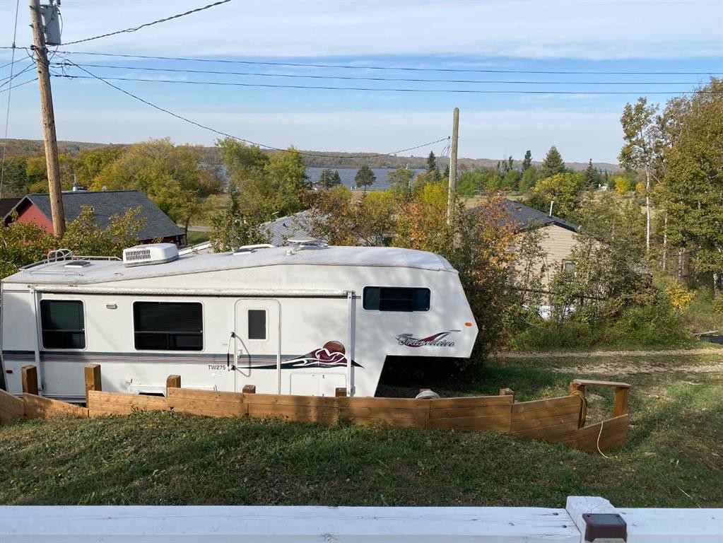 313 Minnewaukan Road, Tillicum Beach, AB
