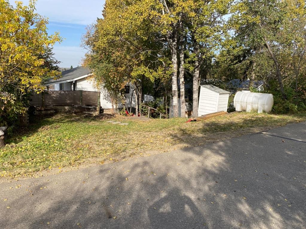 313 Minnewaukan Road, Tillicum Beach, AB