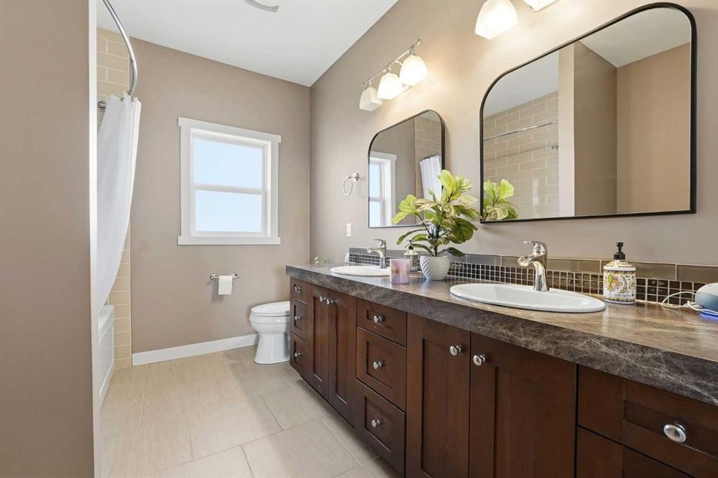 17 Hammond Close, Sylvan Lake, AB