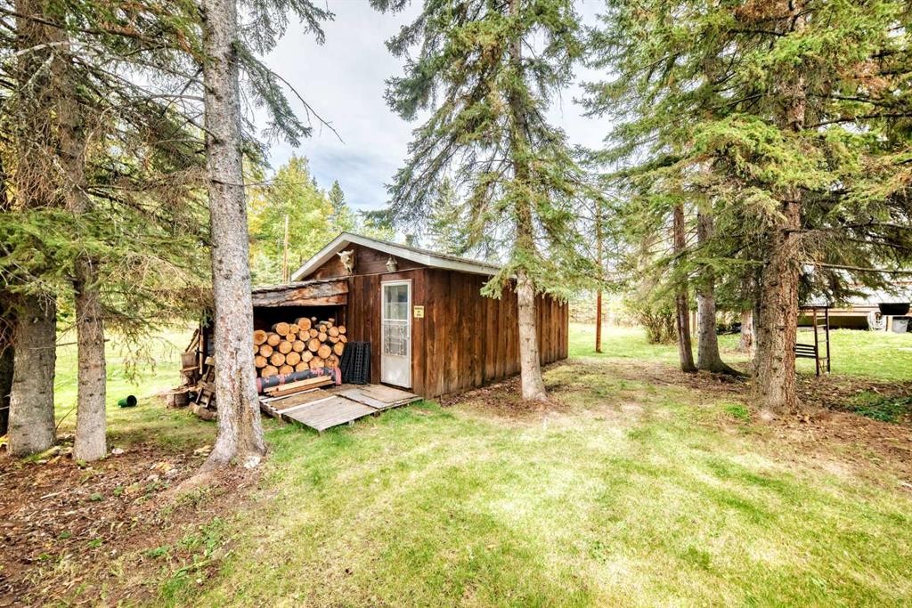 5160 & 5156 52Nd Street, Caroline, AB