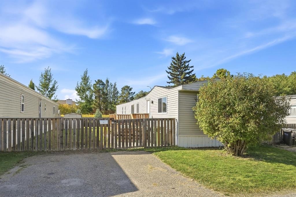 75-5344 76 Street, Red Deer, AB