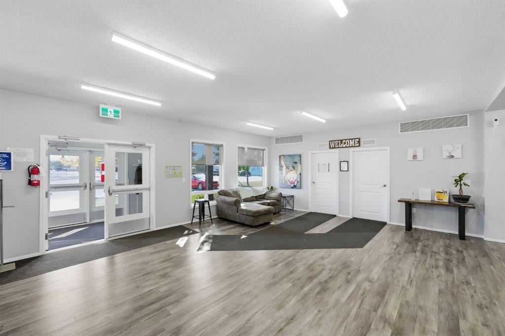 75-5344 76 Street, Red Deer, AB