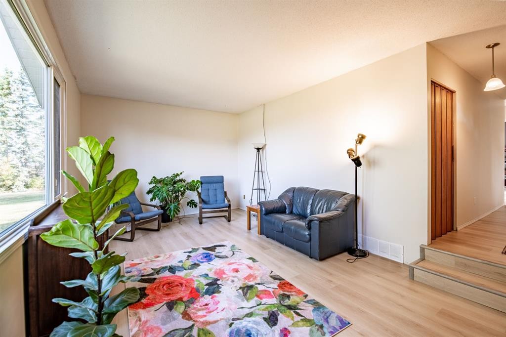 433049 Range Road 274, Rural Ponoka County, AB