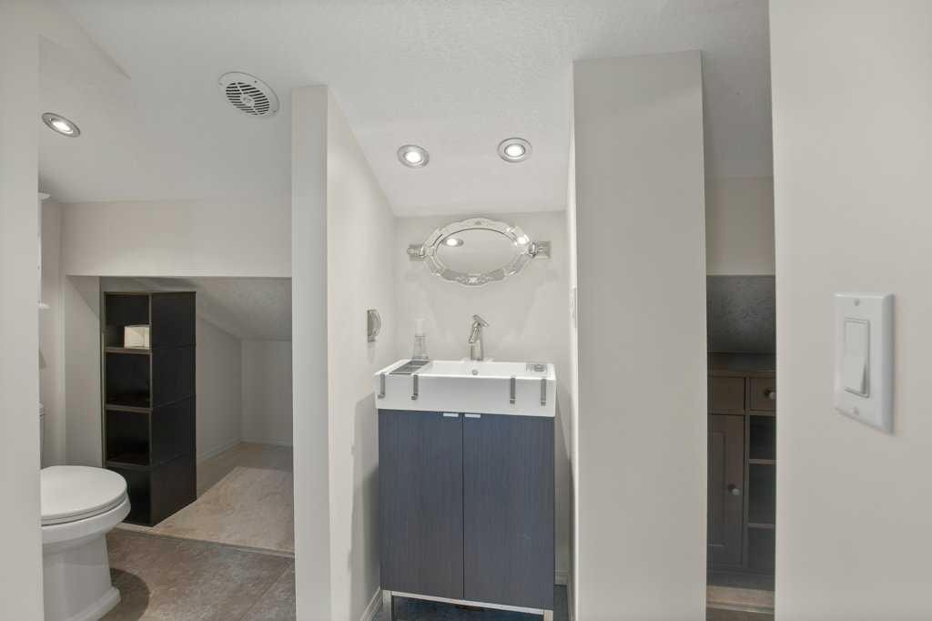 130 Westview Drive, Sylvan Lake, AB