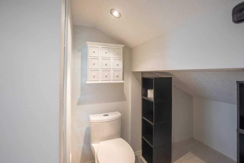 130 Westview Drive, Sylvan Lake, AB