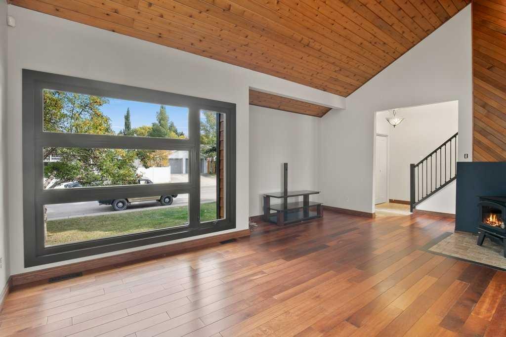 130 Westview Drive, Sylvan Lake, AB