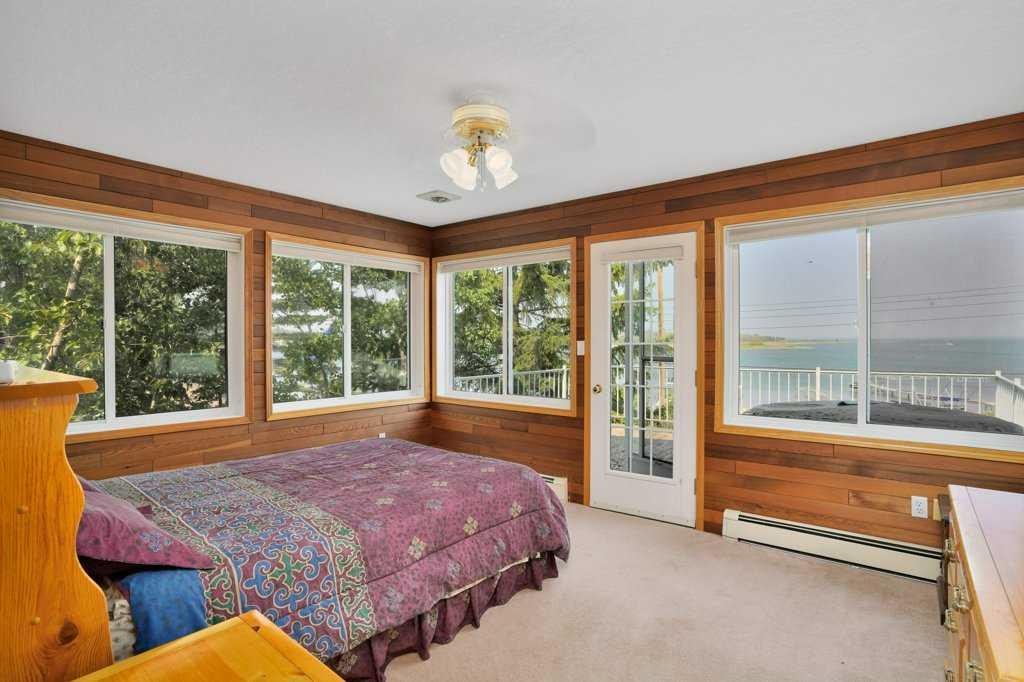 34 Beach Street East, Rochon Sands, AB