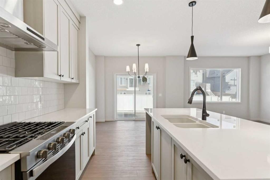 1062 Bayview Crescent Sw, Airdrie, AB