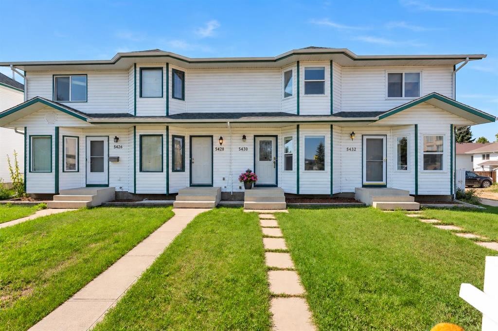 5430 45 Street, Lacombe, AB