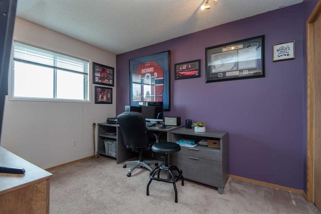 5716 71 Street, Red Deer, AB