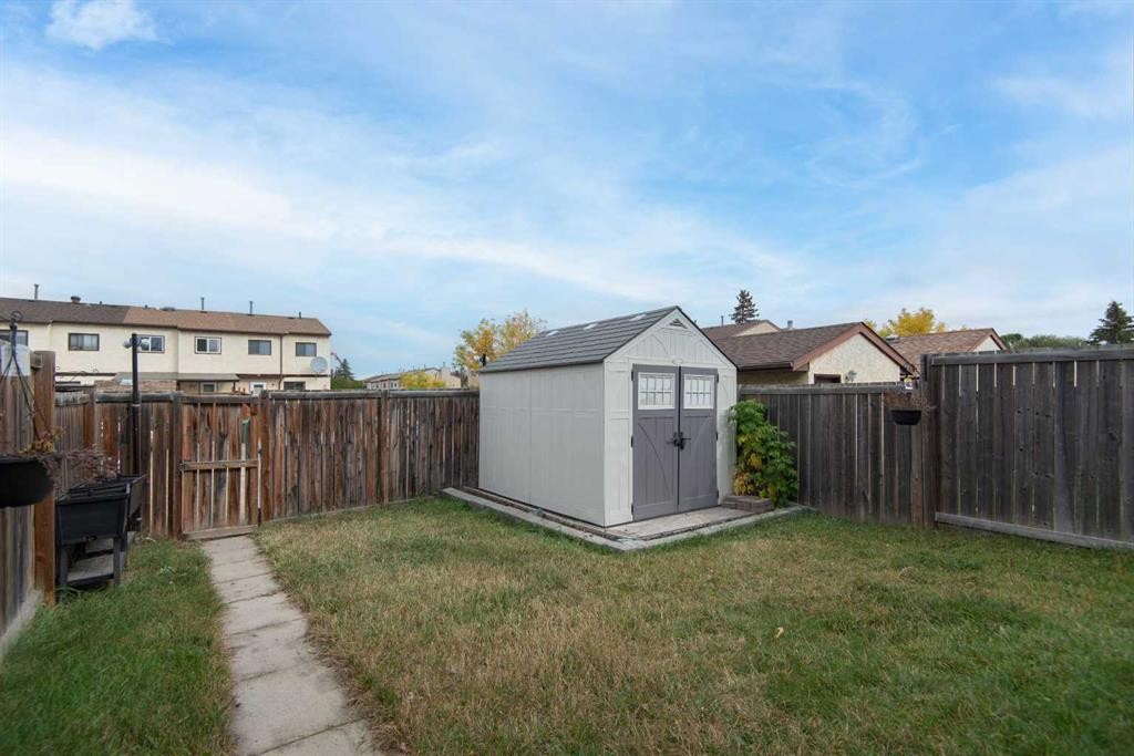 5716 71 Street, Red Deer, AB
