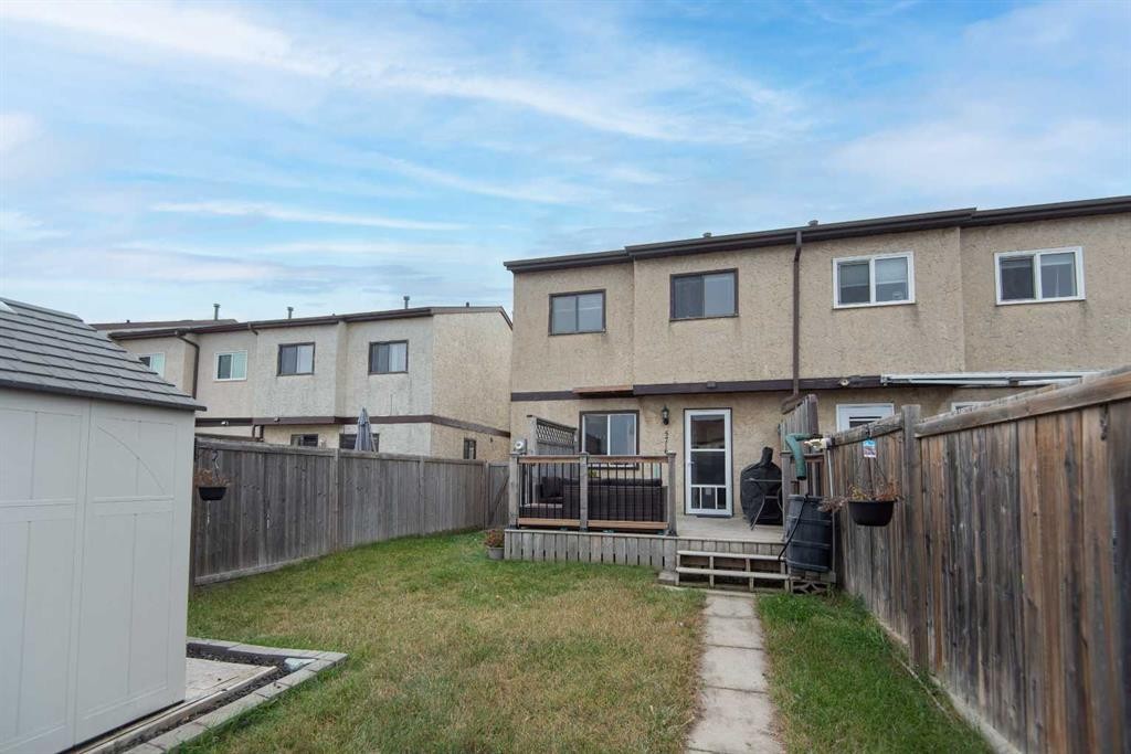 5716 71 Street, Red Deer, AB