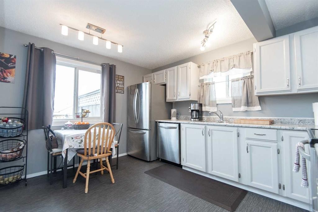 5716 71 Street, Red Deer, AB