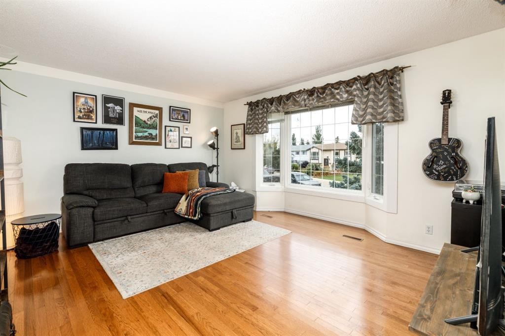 60 Gehrke Close, Red Deer, AB