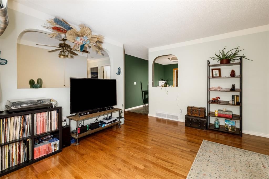 60 Gehrke Close, Red Deer, AB