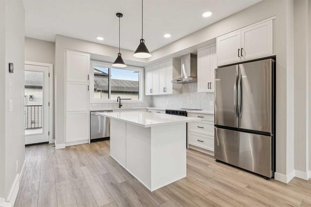 303 Silverton Glen Road Sw, Calgary, AB