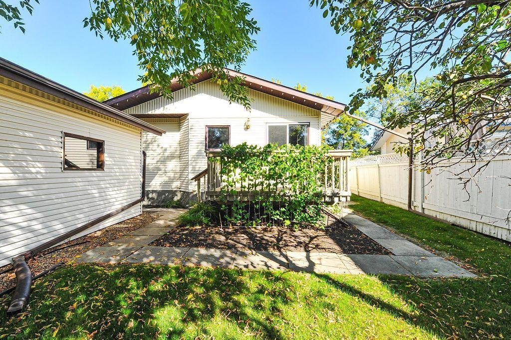 5805 43 Avenue, Camrose, AB