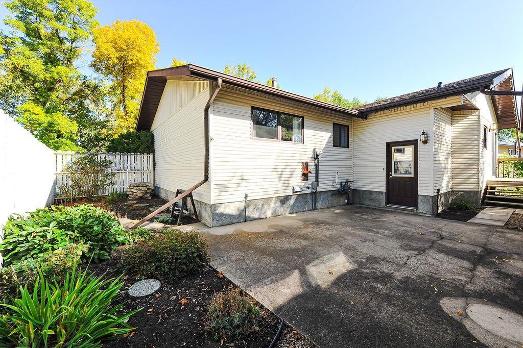 5805 43 Avenue, Camrose, AB