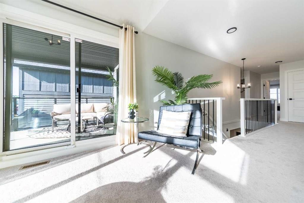 218 Sora Way Se, Calgary, AB