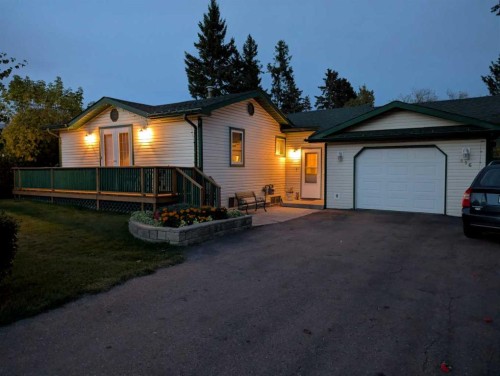416 11 Avenue NORTH Three Hills, AB T0M 2A0