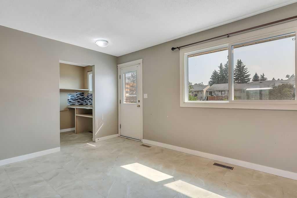 8 Whiteside Crescent, Red Deer, AB