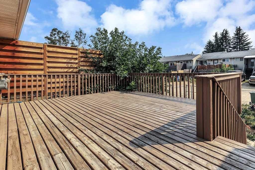 8 Whiteside Crescent, Red Deer, AB