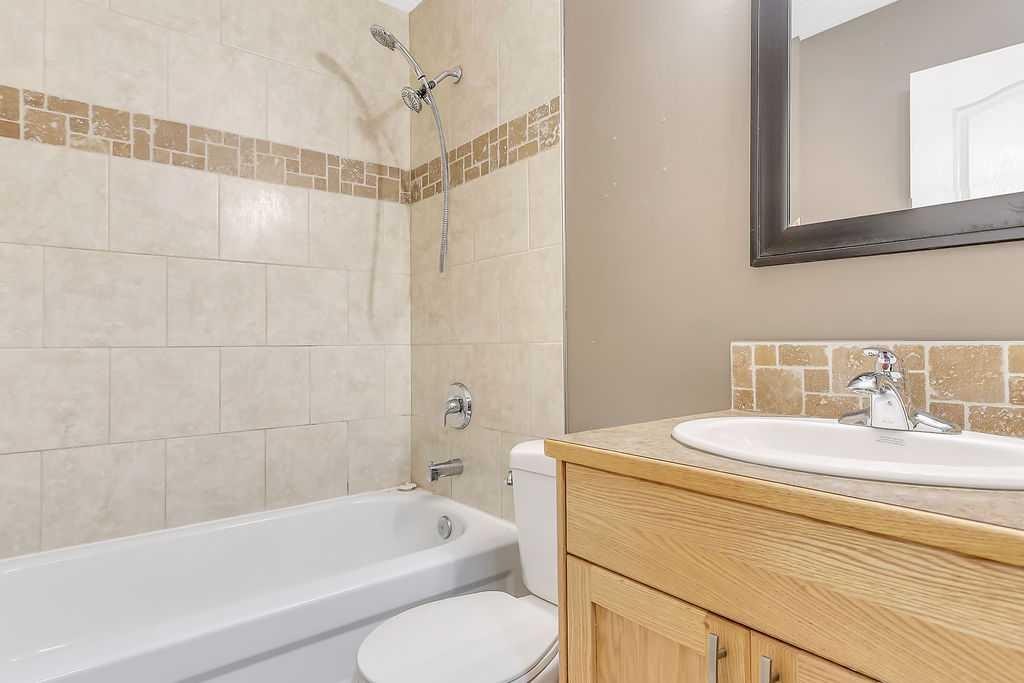 8 Whiteside Crescent, Red Deer, AB