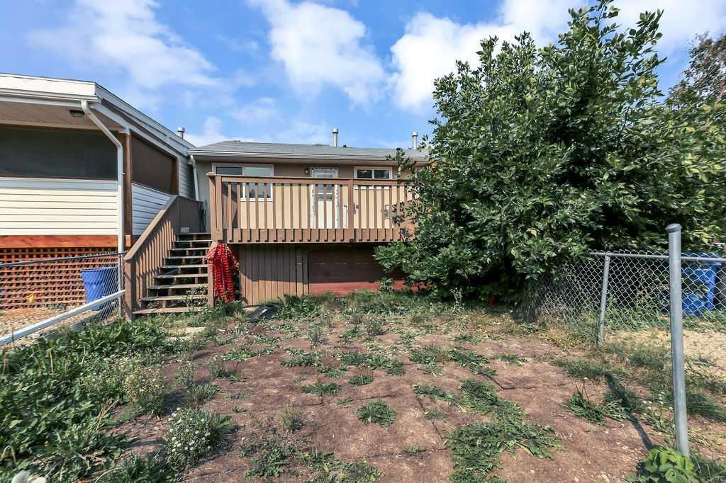 8 Whiteside Crescent, Red Deer, AB