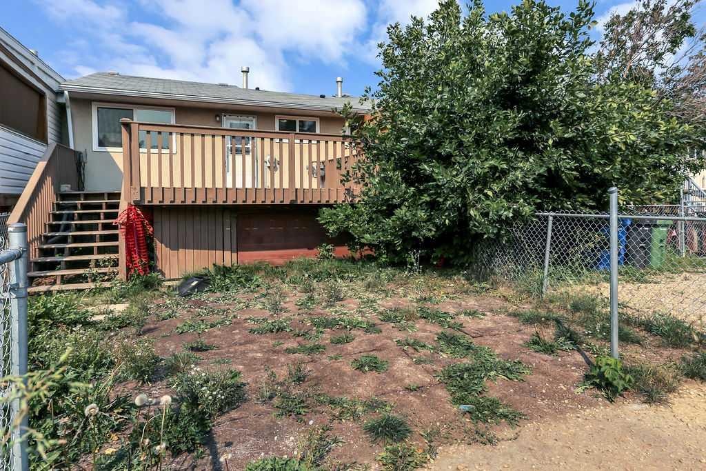 8 Whiteside Crescent, Red Deer, AB